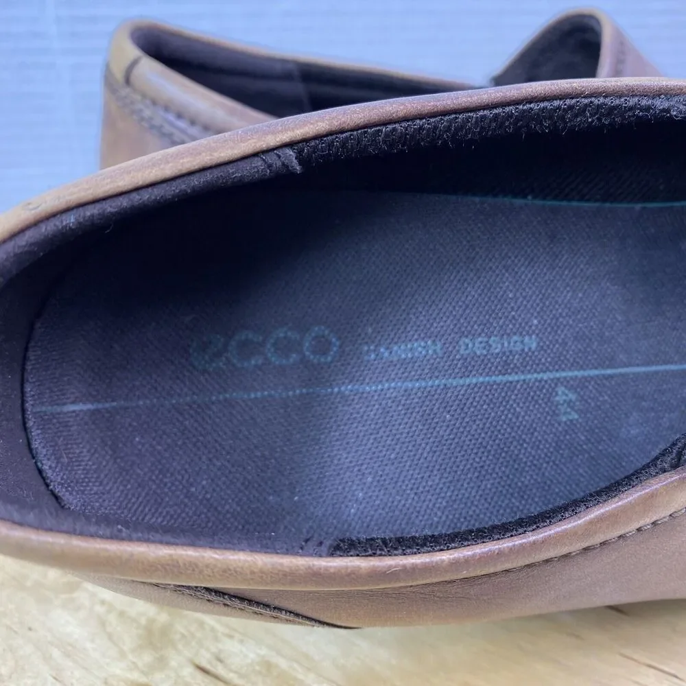 ECCO Slip On Leather Loafer Dress Shoes Distressed Brown Casual Men’s 10 US A61